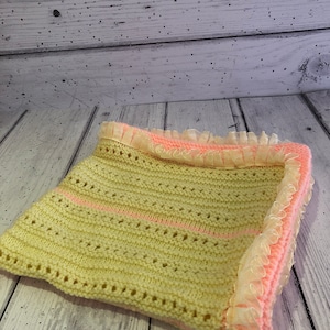Baby reborn dolls medium hand knitted frilly edge blanket cream and pink