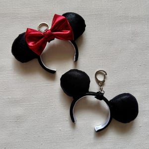 Classic Ear Keychain
