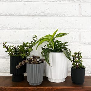 Modern 3D printed plant pot with drainage, minimalist planter, planter set, housewarming gift, mother&#39;s day gift, indoor plant pot