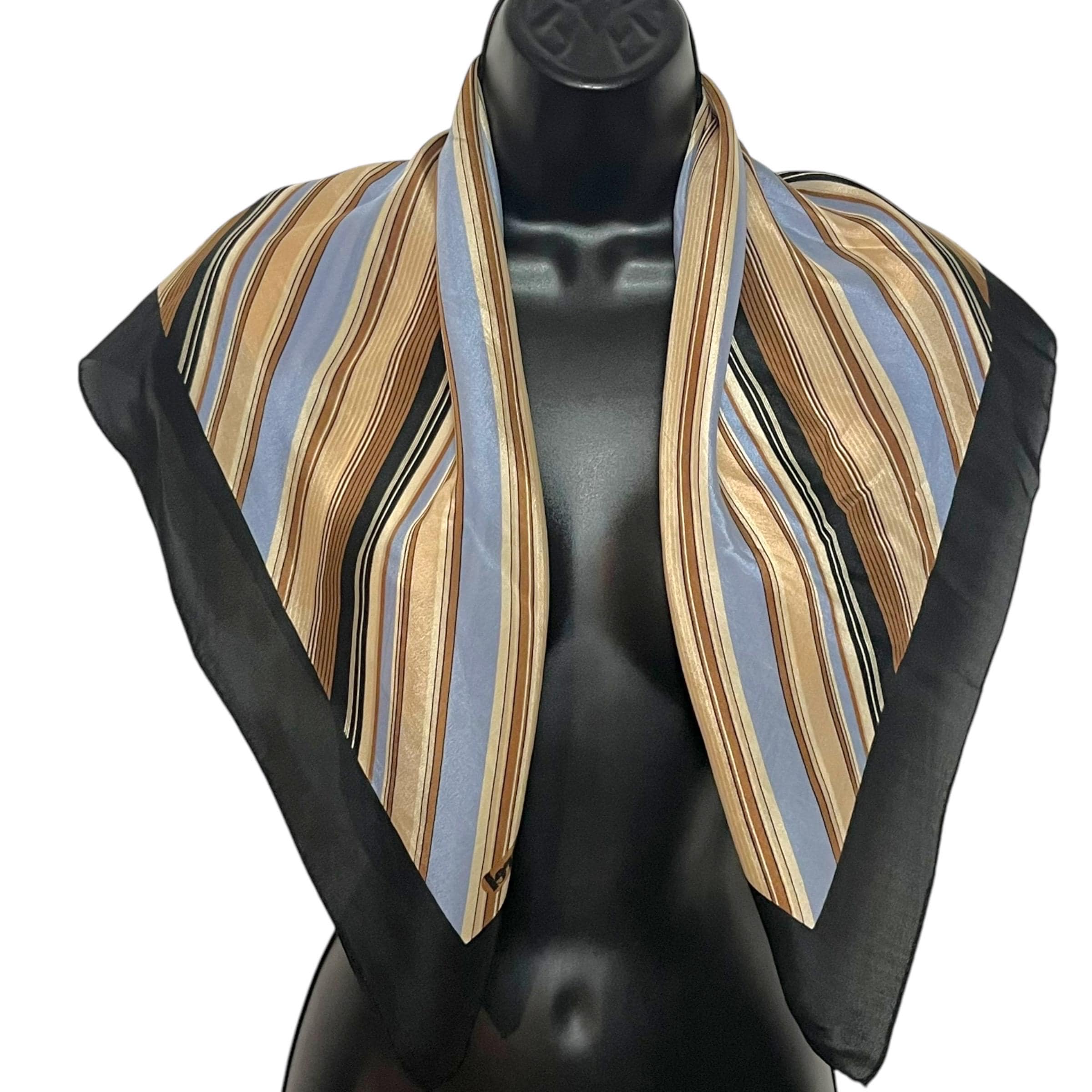 Foulard Vintage CACHAREL En Soie 100% - Dimensions 88x89 Cm - Occasion En Mousseline
