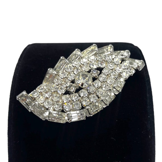 FANTASTIC Vintage Juliana Style Rhinestone Brooch… - image 1