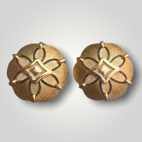 DELIGHTFUL Vintage Crown Trifari Earrings 1960s 1… - image 1