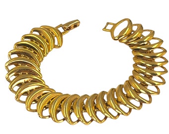 Vintage Napier Matte Gold Bracelet 1980s 1990s Runway Couture Chain Link Quality Designer Costume Jewelry