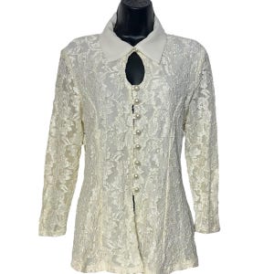 Vintage Stretch Lace Blouse 1980s 1990s Chantilly Cream Long Sleeve Keyhole Neck Pearl Buttons Retro Statement Women’s Top Size M by Coty
