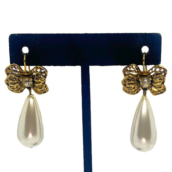 CHARMING Vintage Pearl Bow Earrings 1980s 1990s G… - image 1