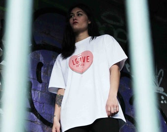 heart shirt ,valentine's shirt,valentine's gift, broken heart shirt,love hurts shirt, cute shirt, cool shirt, love shirt, heart,cute heart