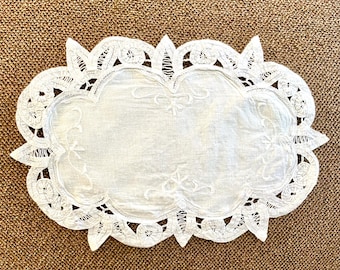 Vintage small appliqué doily