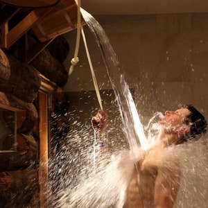 Sauna Bucket Shower 20L — 22L OAK Wood Russian bath - Extreme Freshening Waterfall | Cold Showers