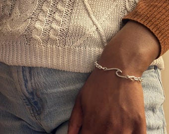 Silver Chain Ocean Chain Bracelet, Ocean Wave Charm, Beach Bracelet, Hand-Assembled Bracelet, Gift for Her