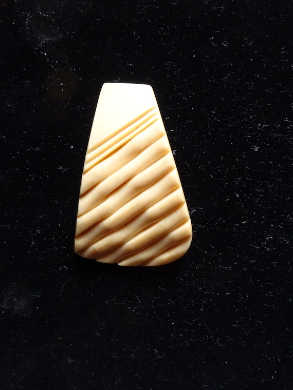 1940s ART DECO CLIP-40s Curious Bakelite Dress Cli