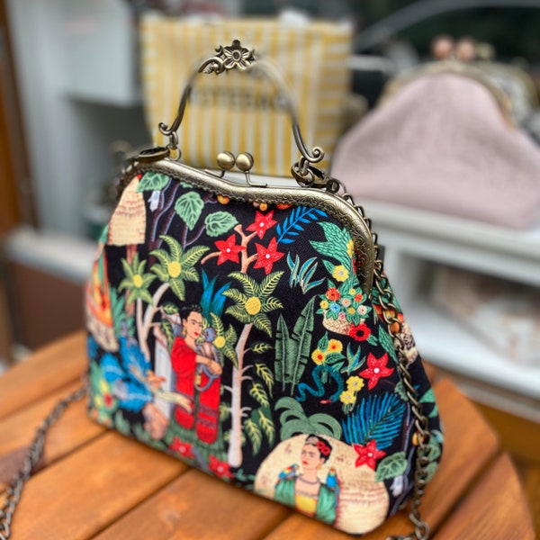 Sac frida fait main kisslockbag cadeau frida