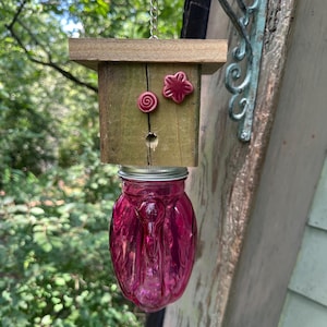 Dark Pink Flamingo with Swirl & Flower Carpenter Bee Catcher