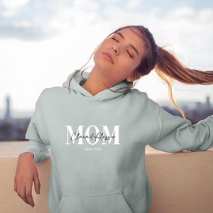 Mama Hoodie personalisiert, Mom Shirt mit Kindernamen, Geschenke für Frauen, Statementshirt,Weihnachtsgeschenke für Frauen, Geschenk Familie Bild 1