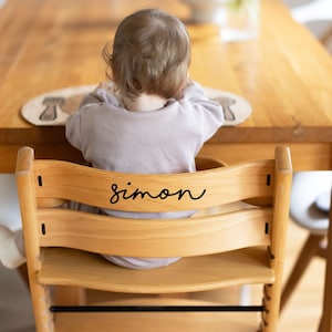 Adesivo adesivo Stokke seggiolone, seggiolone Hauck nome del giocattolo nome personalizzato sedia per bambini nome adesivo targhetta Tripp Trapp bambino