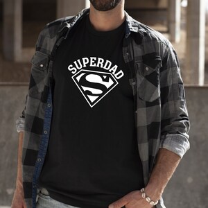 Superdad | Papa Hoodie personalisiert , Sweater | Hoodie Dad Shirt | Sweater personalisiert | Vatertagsgeschenk | Geburtstagsgeschenk Herren