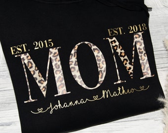 Sweat à capuche maman personnalisé avec le nom de l'enfant année de naissance, Chemise maman, Noël, cadeau fête des mères, idée cadeau, cadeau de naissance