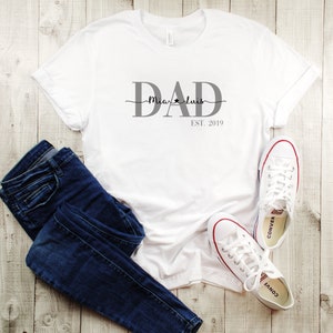 Dad Est | Papa since Hoodie personalisiert , Sweater ,T-Shirt | Hoodie, Dad Shirt | Sweater personalisiert | Vatertagsgeschenk | Geburtstag