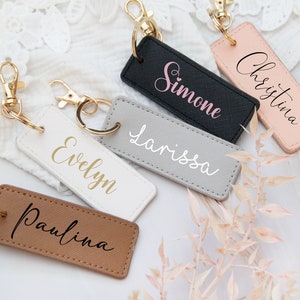 Schlüsselanhänger personalisiert mit Name, Saffiano Leder Anhänger, Taschenanhänger, Weihnachtsgeschenk Familie, Personalisierte Geschenke