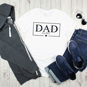 Dad Shirt personalisiert | Papa since Hoodie personalisiert | Dad Shirt | Weihnachtsgeschenk Papa | Vatertagsgeschenk | Geschenk Opa