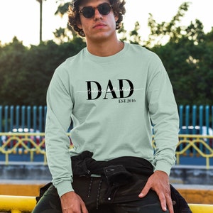 Dad | Papa EST. Hoodie personalisiert ,Weihnachtsgeschenk Papa | Weihnachtsgeschenk personalisiert | Vatertagsgeschenk | Geschenke Männer