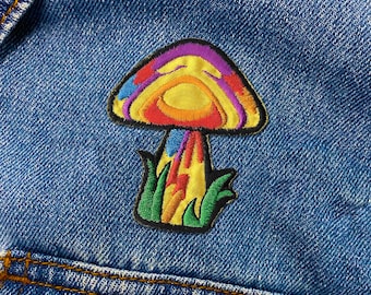 Zauberpilz Aufnäher | Bunte Zauberhafte Pilz Bestickte Bügelbild Applikation | KOSTENLOSER VERSAND
