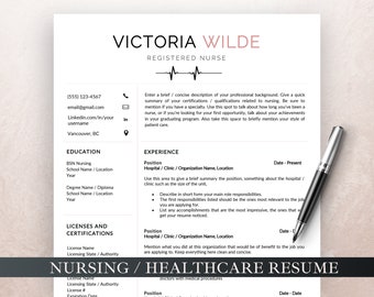 Puede incluir: Una plantilla de currículum vitae en blanco y negro para una enfermera titulada llamada Victoria Wilde. El currículum incluye secciones para educación, experiencia, licencias y certificaciones, y currículum de enfermería/atención médica. La plantilla tiene un color de acento rosa.