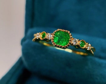 Anillo de oro de 18 quilates con esmeralda y diamante: anillo solitario de esmeralda hecho a mano, piedra de nacimiento de esmeralda, anillo llamativo de esmeralda, joyería de lujo de esmeralda para mujer.
