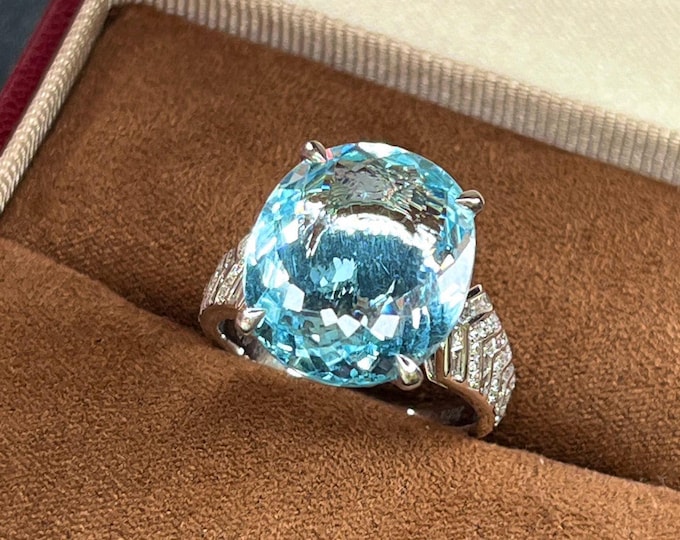 Luxurious natural Santa Maria ring in solid 18k gold/Diamond paved band aquamarine ring for her/Women aquamarine birthstone engagement ring