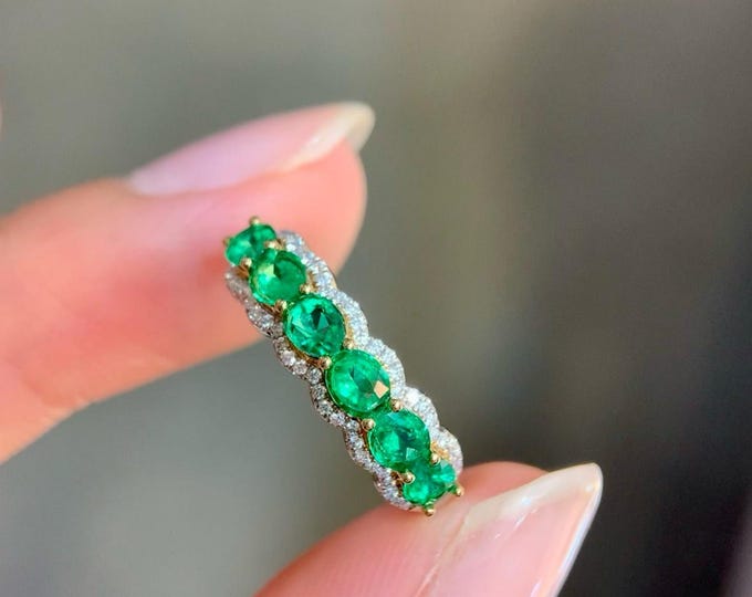 18k Gold Zambia Emerald Stackable Wedding Ring with Diamonds/emerald luxury jewelry, gift for her emerald, fine gold emerald ring for women