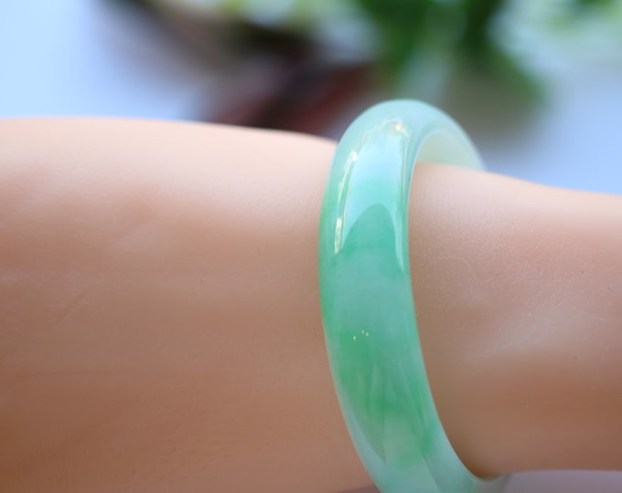 Luxurious 56X48mm High Quality Untreated Oval Natural Myanmar Icy Jadeite Bangle/One of a Kind Jadeite Bangle Vivid Green Color/Anniversary
