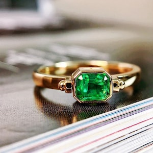 18k solid gold emerald engagement ring/Unique natural Colombia emerald engagement ring/Double side wearing emerald ring/diamond back ring