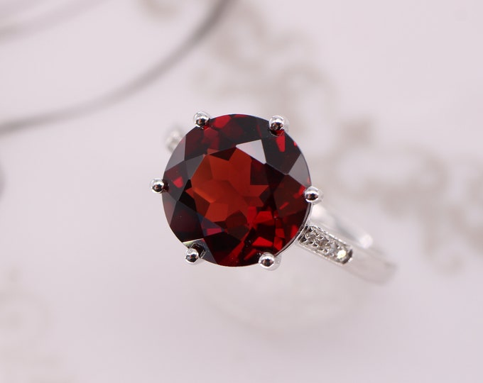 9X9mm Genuine Pigeon Blood Garnet Engagement ring in 14k/18k gold with Diamonds garnet ring Garnet stacking ring/Antique garnet/Art Deco