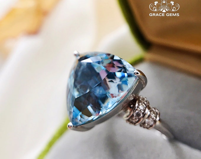 Luxurious natural Santa Maria ring in solid 18k gold/Diamonds halo band aquamarine ring