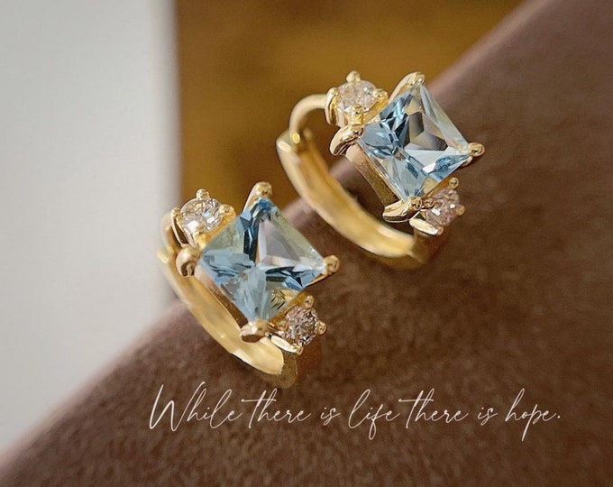 Leverback aquamarine earring studs/18k gold aquamarine studs/pomegranate earrings/modern cool earrings/unique blue studs/bridesmaid earrings