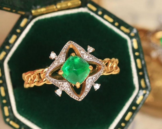 18k gold natural emerald ring/Unique Pyramid Emerald Ring/Handmade halo emerald ring/Art Deco emerald ring/Boho emerald ring/vintage emerald
