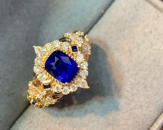 Unique natural untreated Royal Blue sapphire ring in 18k solid gold/Luxury royal blue sapphire engagement ring/handmade fine jewelry women