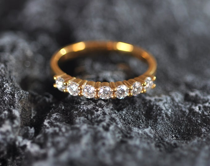 18k solid gold diamond wedding band/Cluster Diamond Wedding Band/Stackable band/unique Proposal ring/Wedding ring matching band for her gift