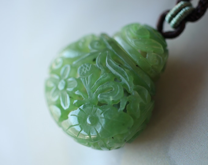 Natura Hollow-out Carved Green Jade Pendant/Natural Nephrite Jade Necklace/Viking Jewelry/Vintage antique jade jewelry/jade diffuser choker