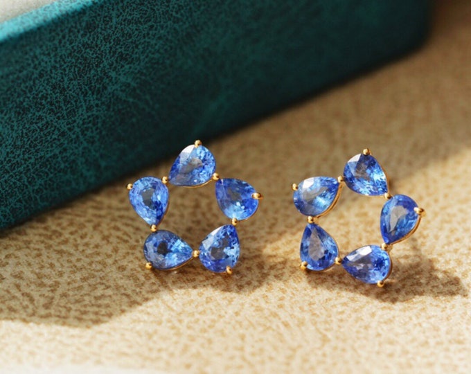 Genuine Blue Sapphire earring studs in solid 18k yellow gold /Sri Lankan Sapphires/Raw Sapphire Solitaire/Victoria earrings/Unique earrings