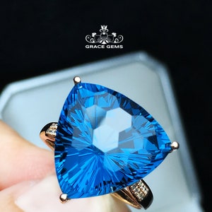 18k rose gold triangle London blue Topaz ring/Unique designer engagement wedding ring/blue gemstone handmade/one of a kind gift/Art Deco
