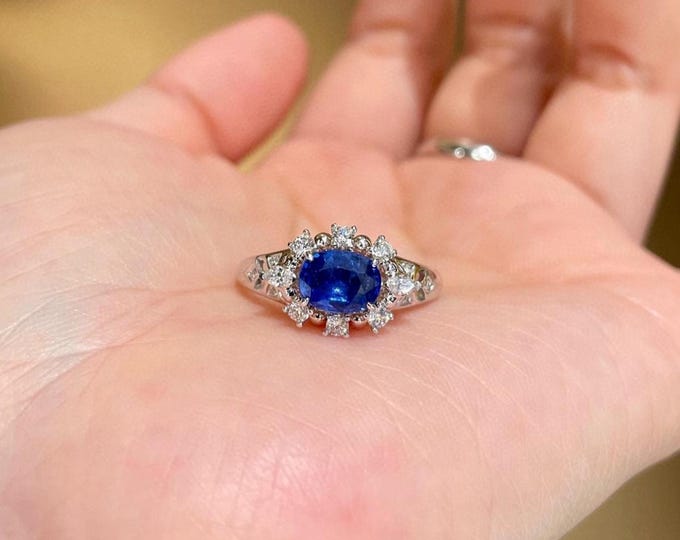 18k white gold real cornflower blue sapphire engagement ring/Diamond halo blue sapphire wedding ring /Unique sapphire anniversary ring women