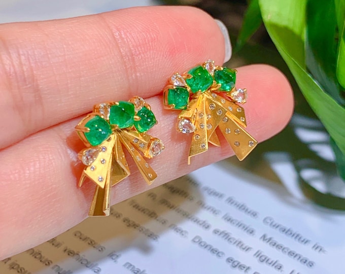 Unique 18k gold natural emerald studs/Pyramid emerald studs with diamonds/Victorian earrings/handmade jewelry/Birthday Anniversary earrings