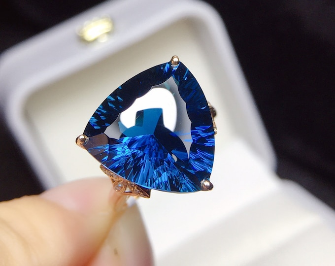 18k rose gold triangle London blue Topaz ring/Unique designer engagement wedding ring/blue gemstone handmade/one of a kind gift/Art Deco