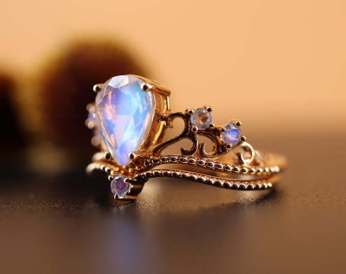 18k Gold Pear Cut Genuine Moonstone Bridal Set/Celtic vintage Engagement Wedding moonstone Ring/double color Gem band/Art Deco Bridal Set