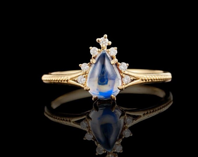 18k Gold Pear Moonstone ring/Art Deco moonstone ring/Rainbow gemstone ring/Dainty moonstone ring/Minimalist moonstone ring/Vintage moonstone