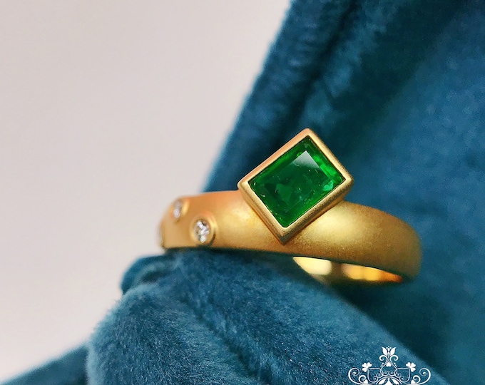 Solitaire Minimalist Natural Columbia Emerald promise ring for her/Gold diamond emerald Engagement Wedding Ring/One of a kind forever one