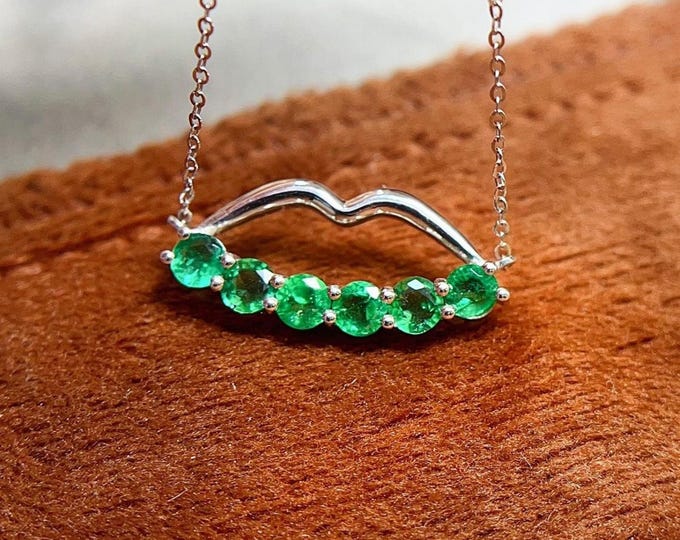 Handmade Solid White 18k Gold Emerald Pendant- emerald solitaire pendant, emerald birthstone, emerald trendy lips emerald pendant