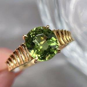 Unique natural tourmaline ring in 18k gold/Unique tourmaline gift for her/Unique anniversary tourmaline ring/Genuine green tourmaline ring