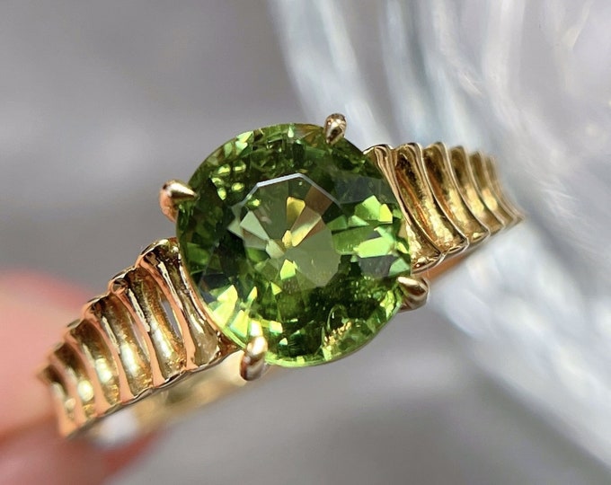 Unique natural tourmaline ring in 18k gold/Unique tourmaline gift for her/Unique anniversary tourmaline ring/Genuine green tourmaline ring