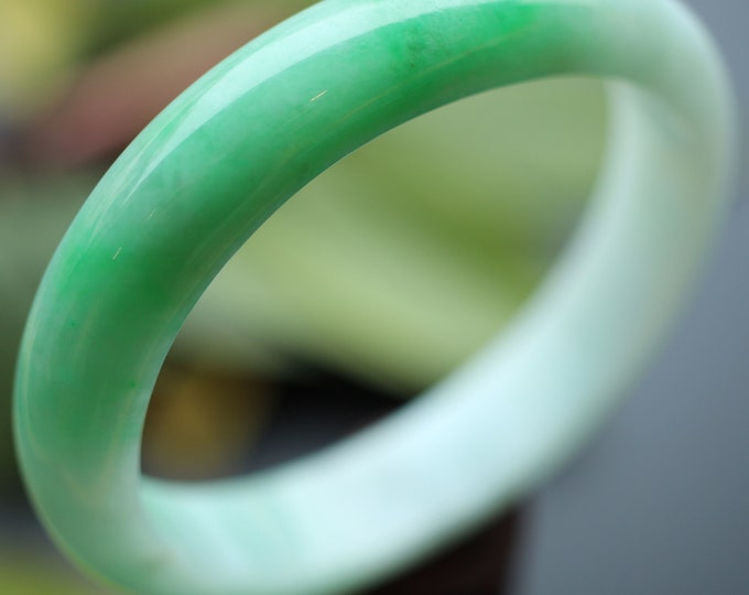 High Quality Untreated Natural Myanmar vivid green Jadeite Jade Bangle/Oval shape One of a kind Grade A Jade Bracelet  natural jade bangle/
